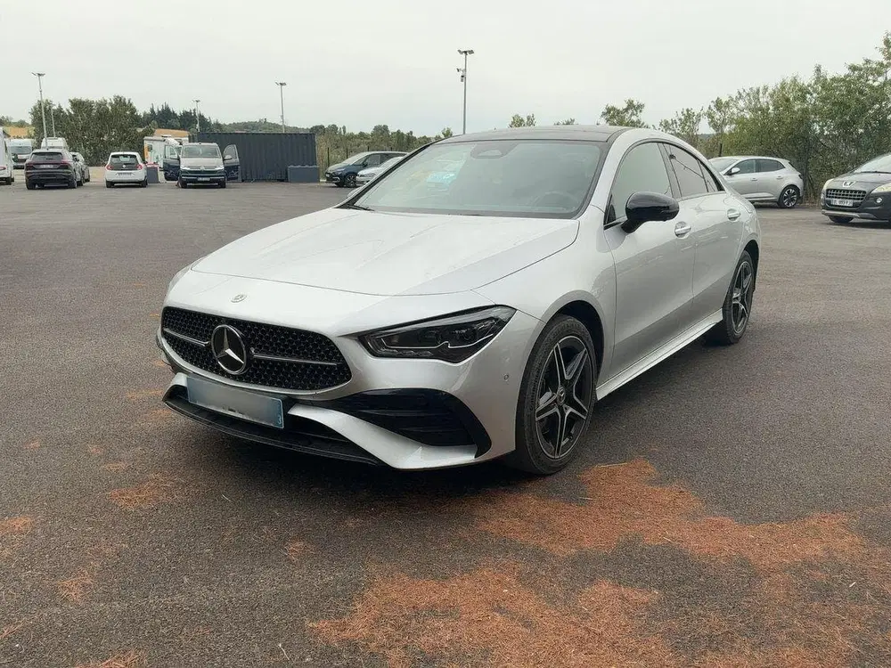 Mercedes-Benz CLA 250 e AMG Line uit 2023, foto 2