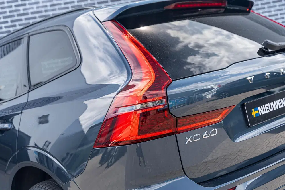 Volvo XC60 T6 350 pk Plug-in hybrid AWD Ultra Dark uit 2026, foto 7