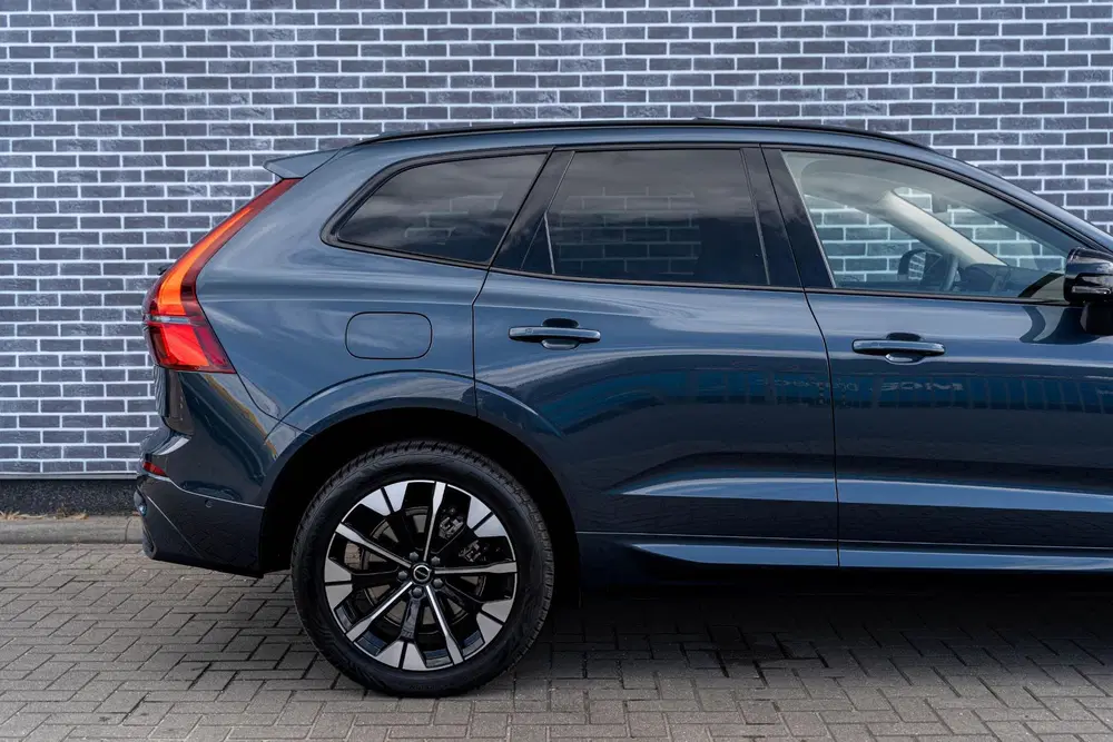 Volvo XC60 T6 350 pk Plug-in hybrid AWD Ultra Dark uit 2026, foto 9