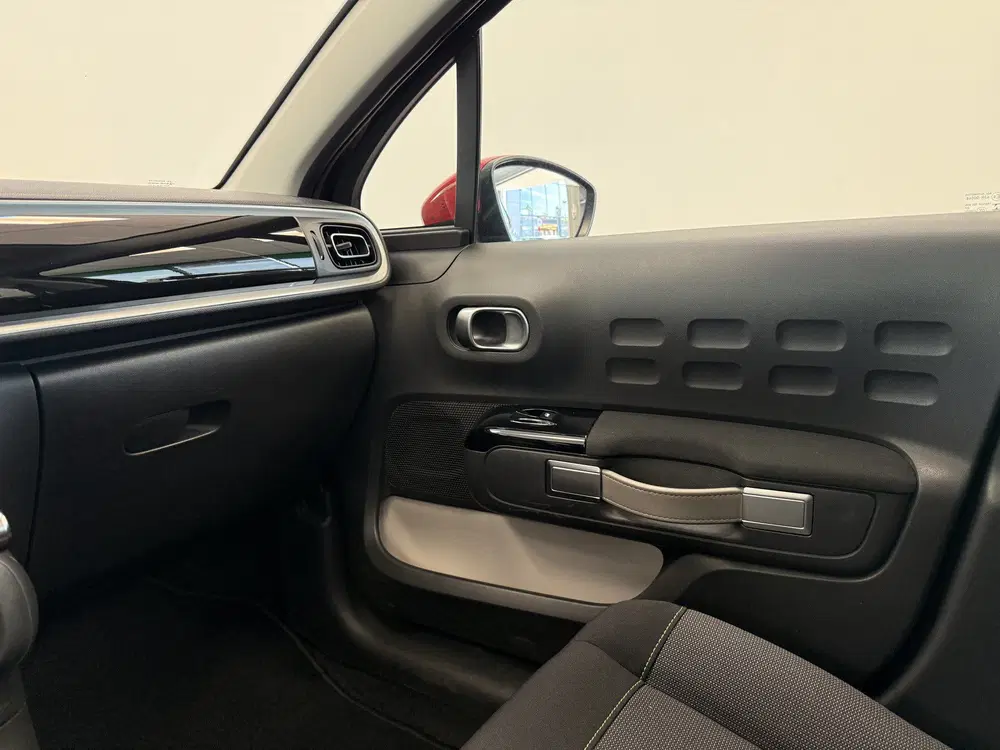 Citroën C3 1.2 PureTech S&S Shine Carplay PDC Climate uit 2020, foto 15