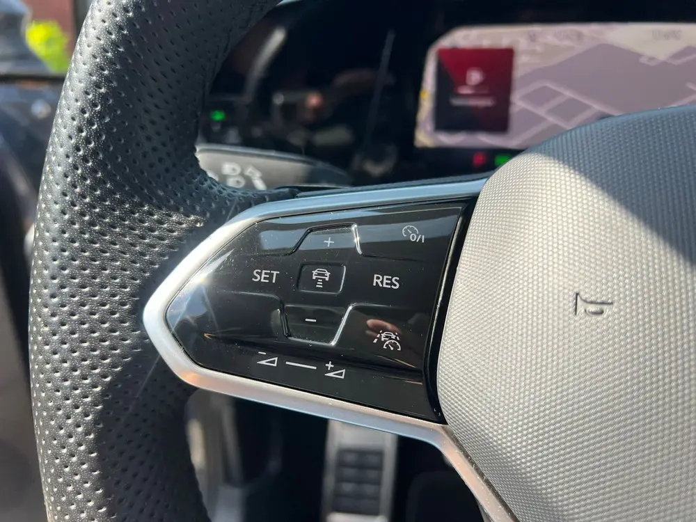 Volkswagen Golf 1.0 eTSI R line camera, virtual cockpit, cru uit 2024, foto 15