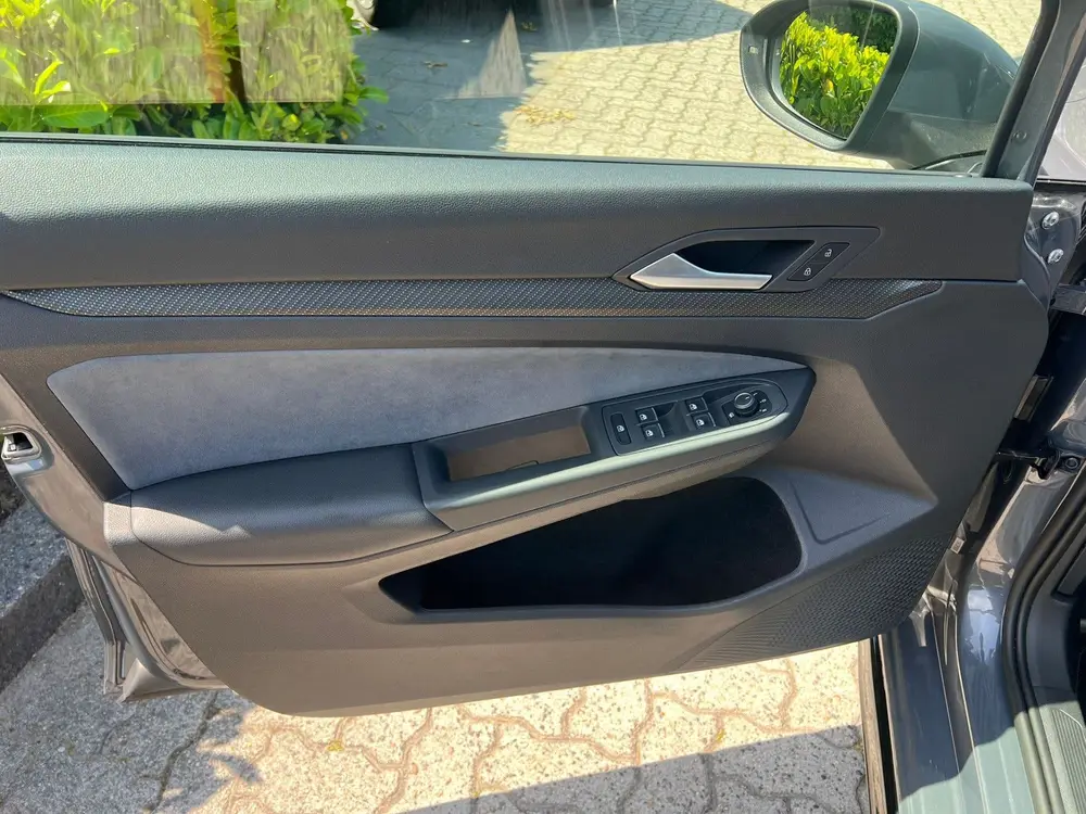 Volkswagen Golf 1.0 eTSI R line camera, virtual cockpit, cru uit 2024, foto 20