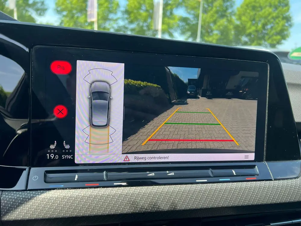 Volkswagen Golf 1.0 eTSI R line camera, virtual cockpit, cru uit 2024, foto 4