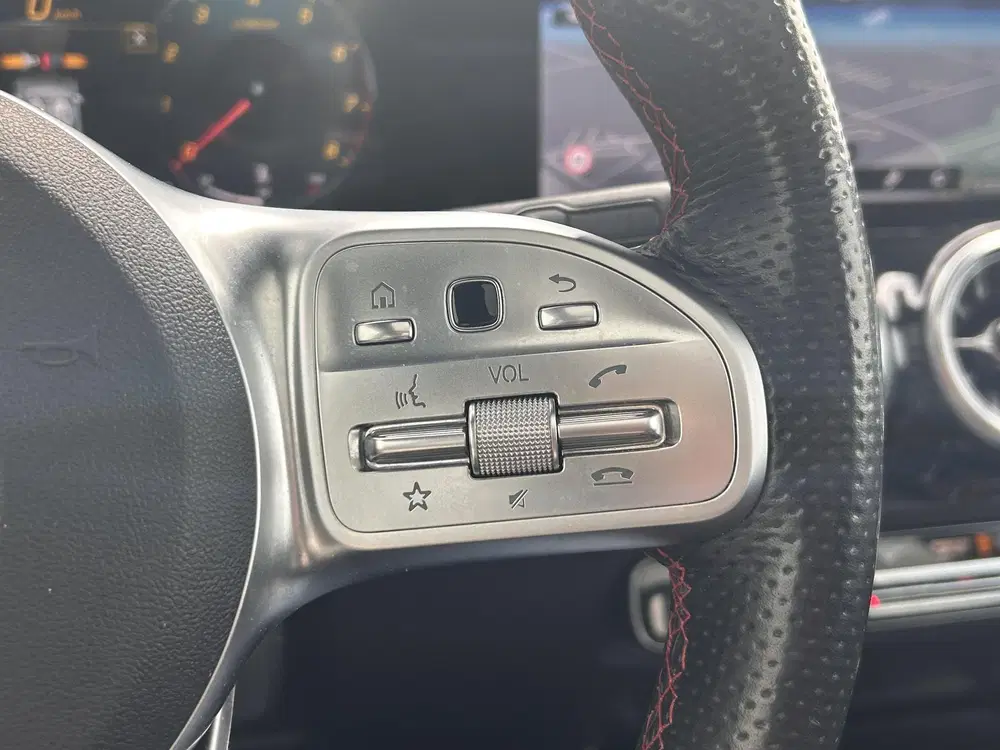 Mercedes-Benz GLB 200 Business Solution AMG uit 2021, foto 11