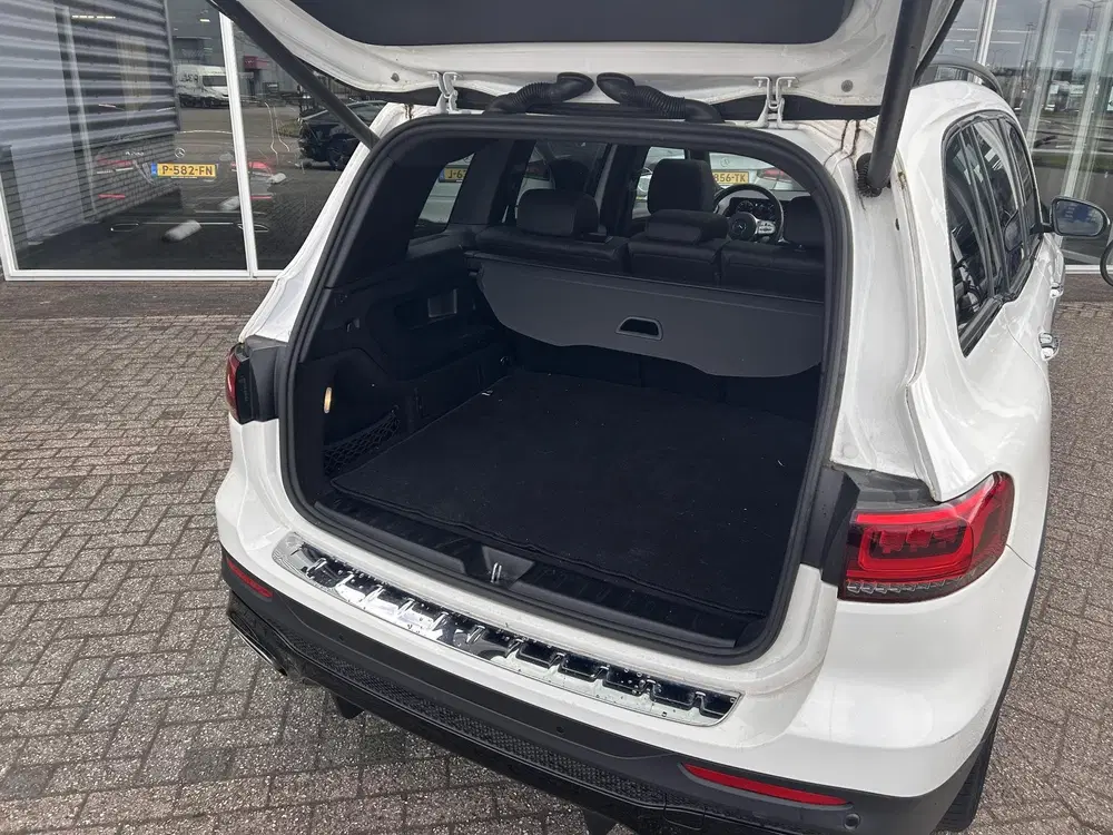 Mercedes-Benz GLB 200 Business Solution AMG uit 2021, foto 17