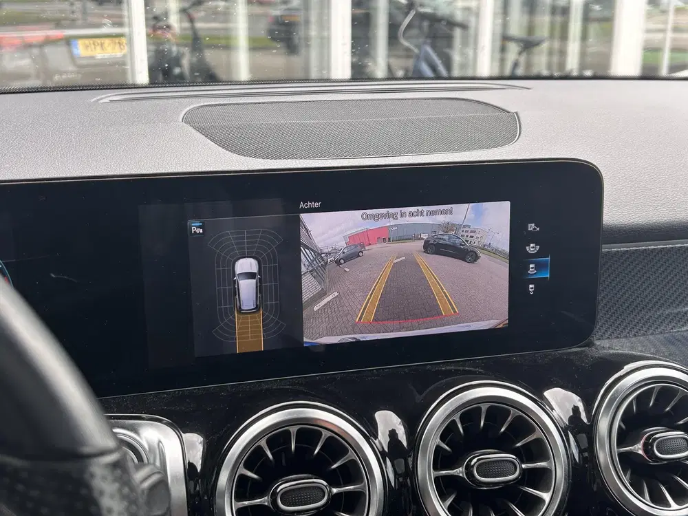 Mercedes-Benz GLB 200 Business Solution AMG uit 2021, foto 19