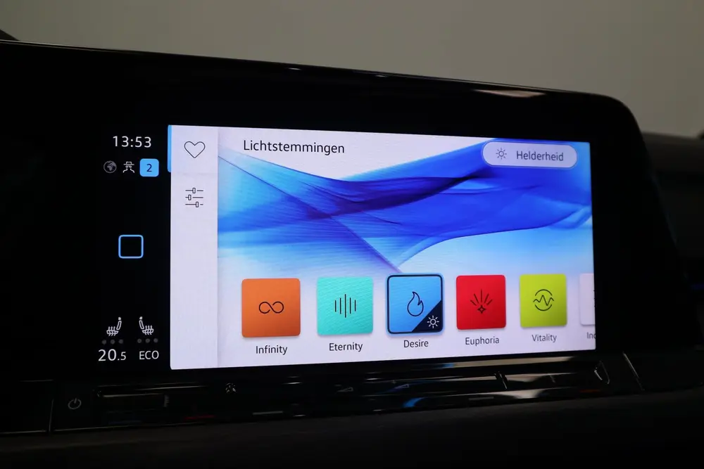 Volkswagen Golf 1.4 eHybrid Style Panoramadak Stoelverwarmin uit 2021, foto 18
