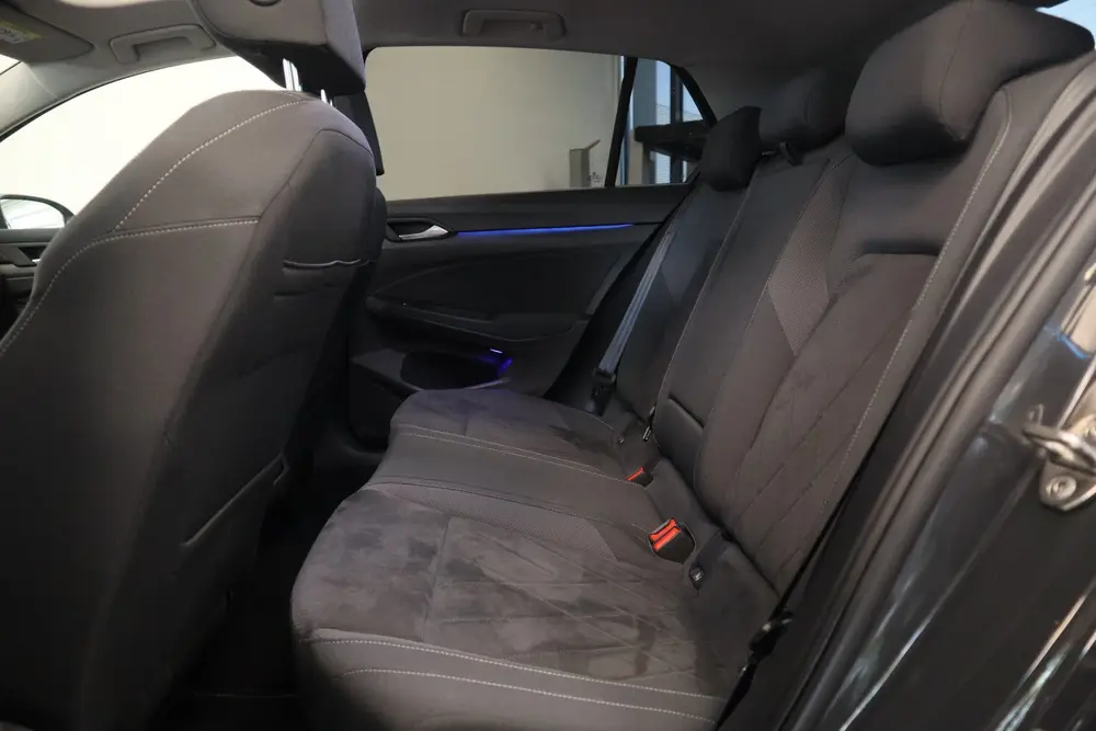 Volkswagen Golf 1.4 eHybrid Style Panoramadak Stoelverwarmin uit 2021, foto 20