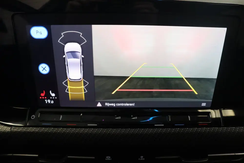 Volkswagen Golf 1.5 eTSI R-Line Business Full-led Navigatie uit 2023, foto 13