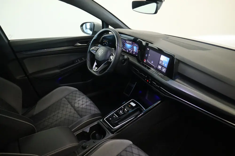 Volkswagen Golf 1.5 eTSI R-Line Business Full-led Navigatie uit 2023, foto 17