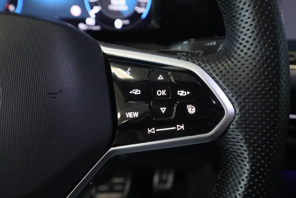 Volkswagen Golf 1.5 eTSI R-Line Business Full-led Navigatie uit 2023, foto 9