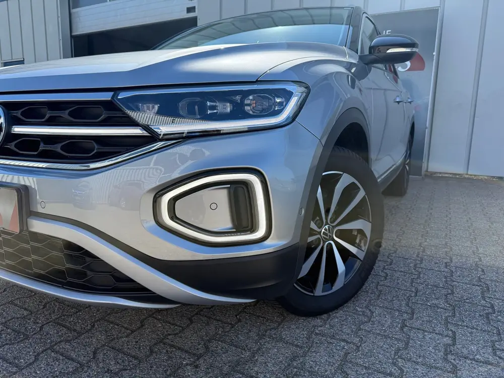Volkswagen T-Roc 1.5 TSI Style / Airco / Navi / Massage stoe uit 2023, foto 2