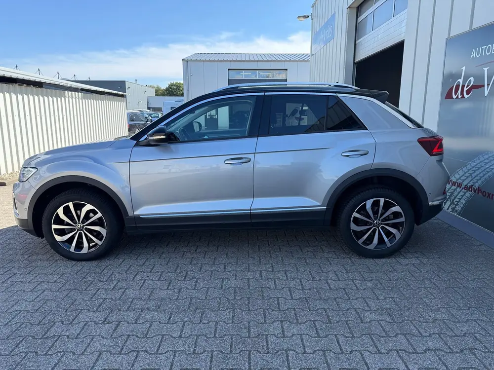 Volkswagen T-Roc 1.5 TSI Style / Airco / Navi / Massage stoe uit 2023, foto 3