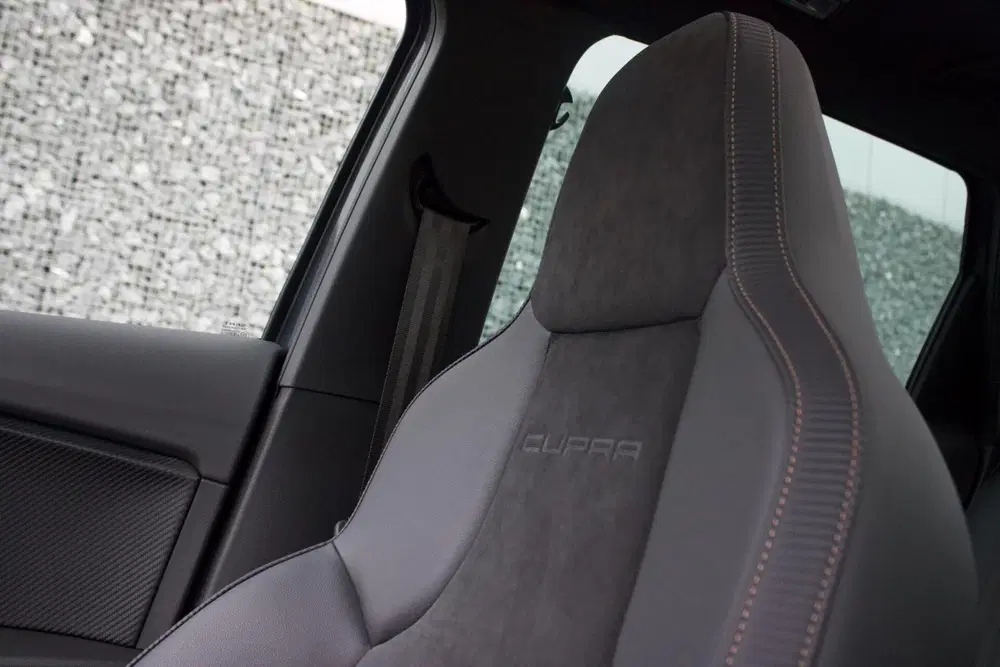 SEAT Leon CUPRA R ST 300 uit 2020, foto 13