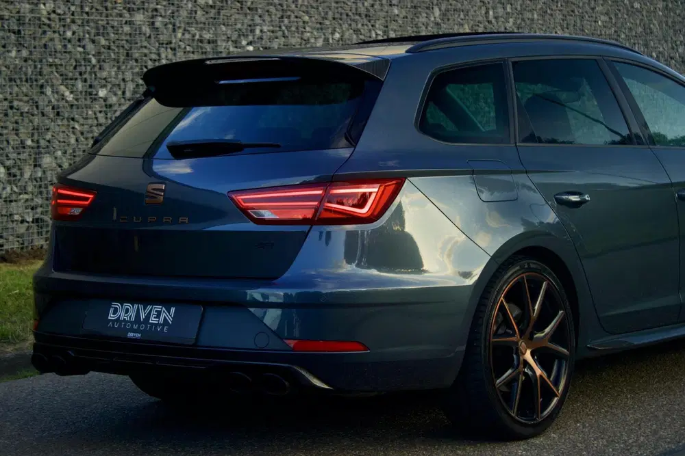 SEAT Leon CUPRA R ST 300 uit 2020, foto 15