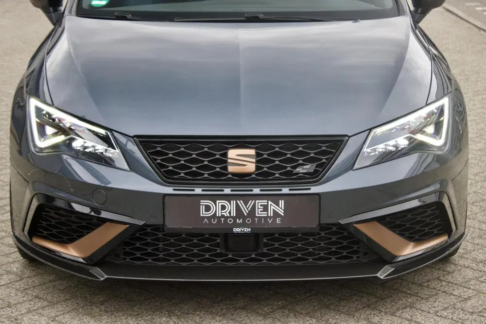 SEAT Leon CUPRA R ST 300 uit 2020, foto 8