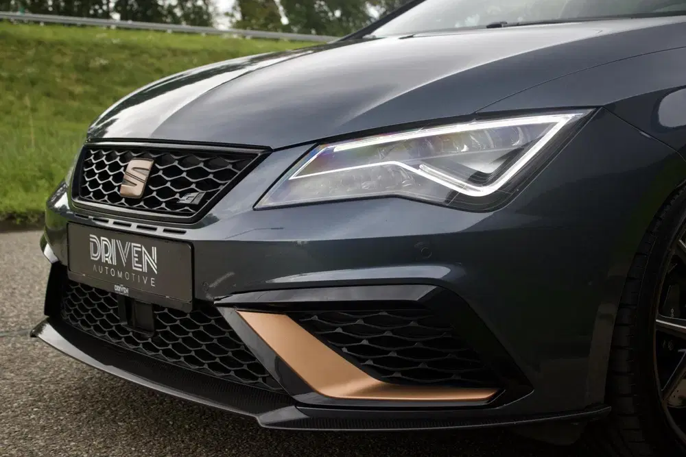 SEAT Leon CUPRA R ST 300 uit 2020, foto 9