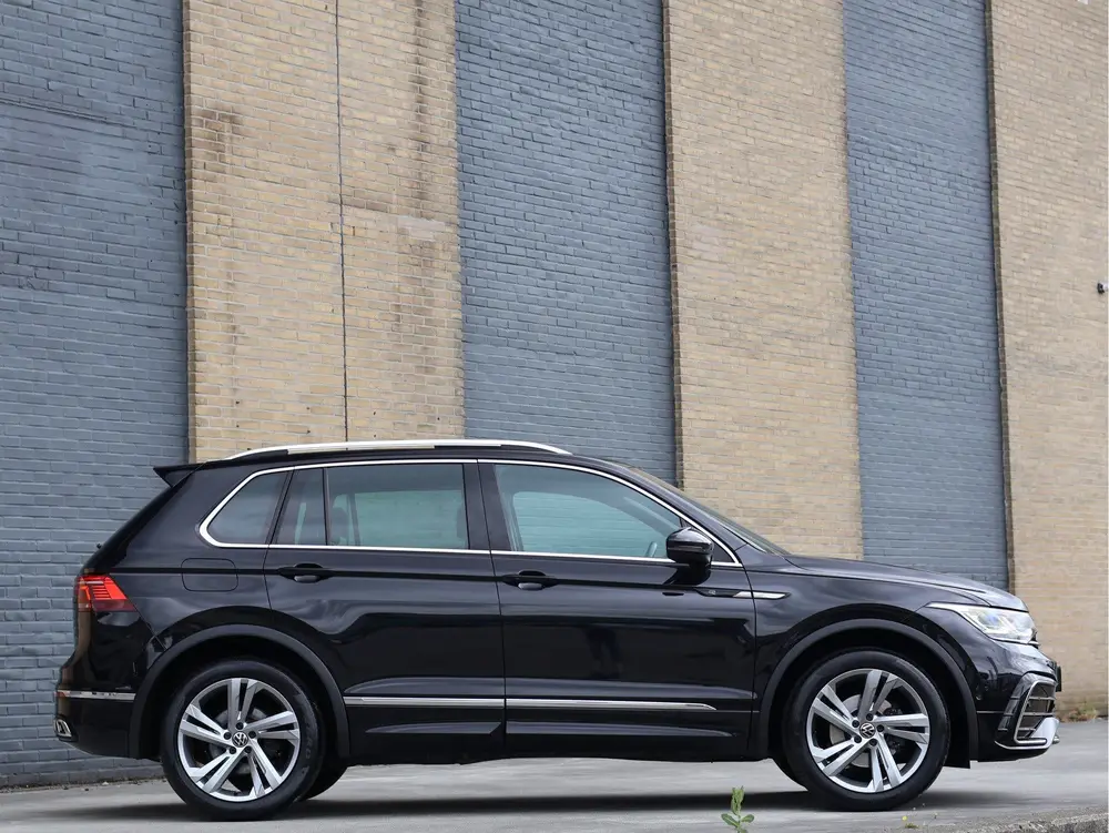 Volkswagen Tiguan 1.4 TSI 150PK R-Line Pano | IQ.Light | HUD uit 2021, foto 17