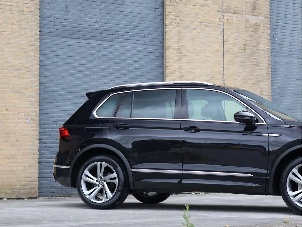 Volkswagen Tiguan 1.4 TSI 150PK R-Line Pano | IQ.Light | HUD uit 2021, foto 18