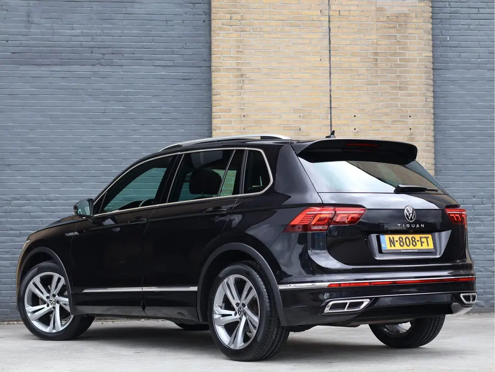 Volkswagen Tiguan 1.4 TSI 150PK R-Line Pano | IQ.Light | HUD uit 2021, foto 2