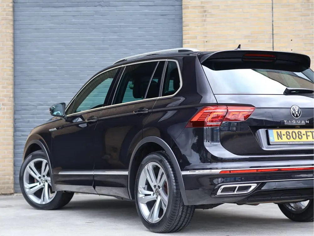 Volkswagen Tiguan 1.4 TSI 150PK R-Line Pano | IQ.Light | HUD uit 2021, foto 6