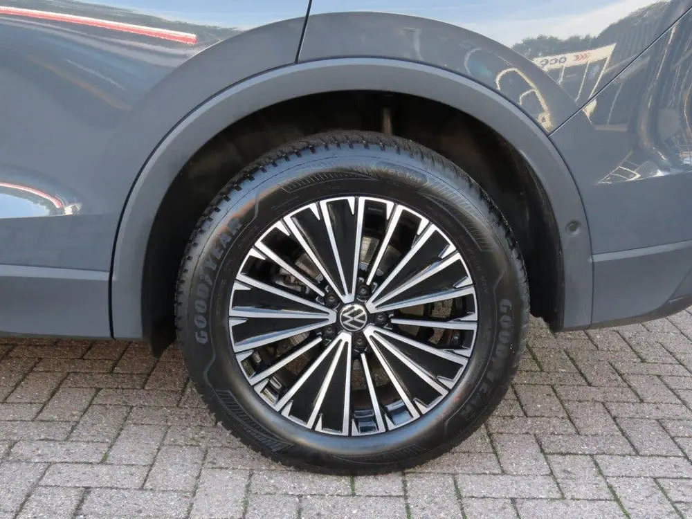 Volkswagen Tiguan 1.5 eHybrid 204pk Life / Trekhaak wegklap. uit 2025, foto 15