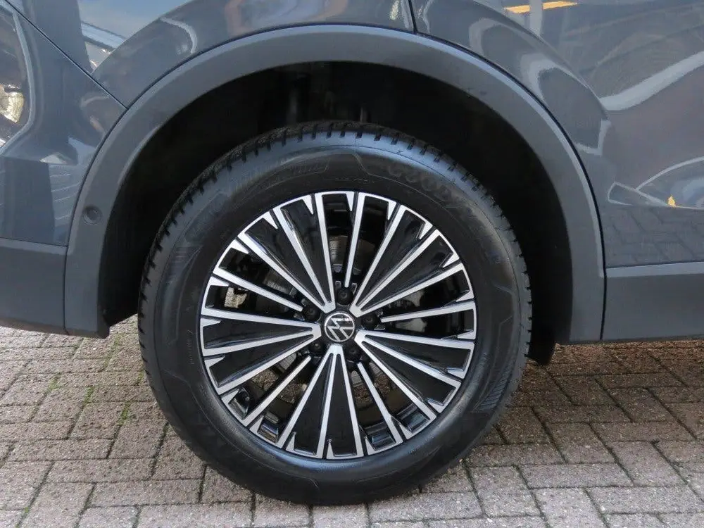 Volkswagen Tiguan 1.5 eHybrid 204pk Life / Trekhaak wegklap. uit 2025, foto 17