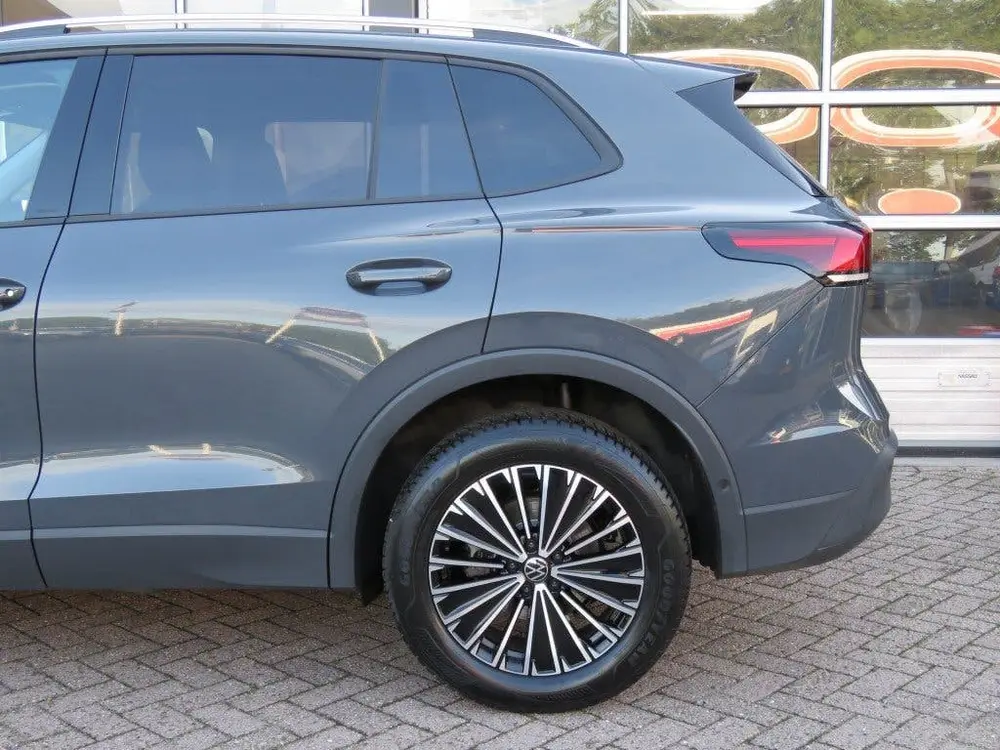 Volkswagen Tiguan 1.5 eHybrid 204pk Life / Trekhaak wegklap. uit 2025, foto 20