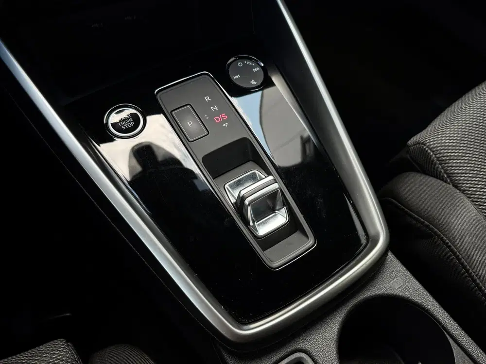 Audi A3 45 TFSI e S-line uit 2021, foto 14