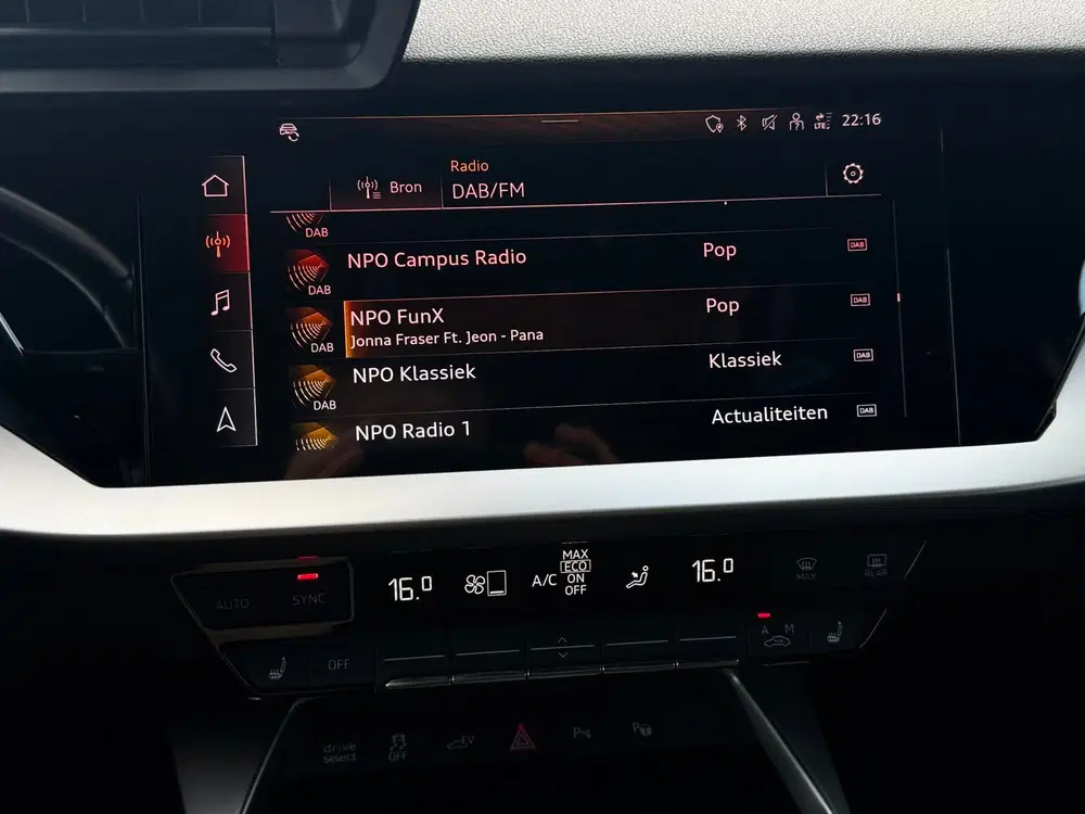 Audi A3 45 TFSI e S-line uit 2021, foto 19