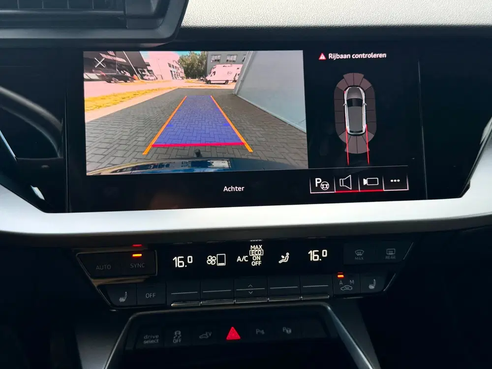 Audi A3 45 TFSI e S-line uit 2021, foto 5