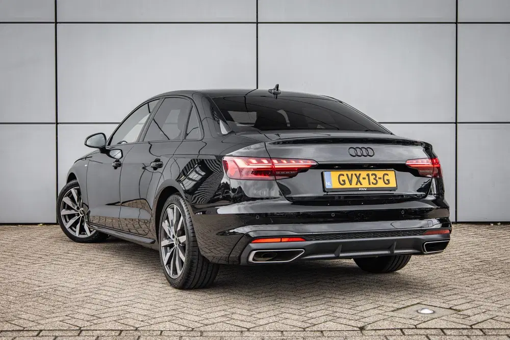 Audi A4 35 TFSI 150pk S-tronic S edition Competiti uit 2024, foto 12