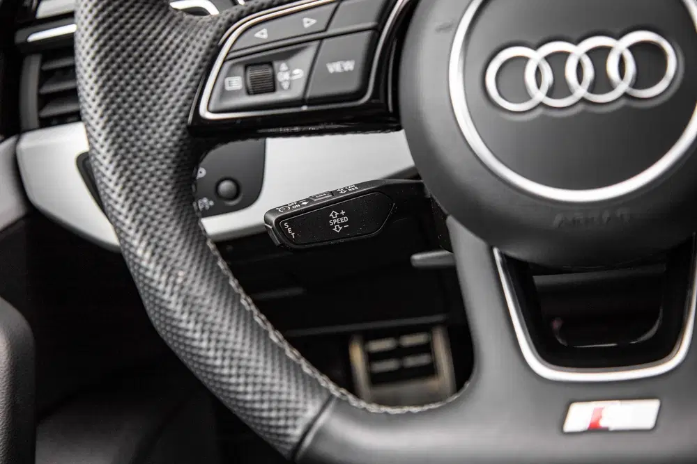 Audi A4 35 TFSI 150pk S-tronic S edition Competiti uit 2024, foto 20