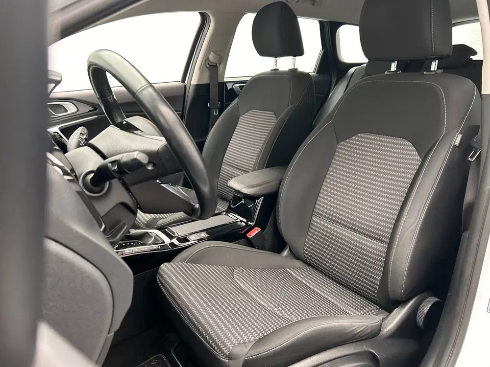 Kia Ceed 1.6 GDI PHEV DynamicPlusLine uit 2021, foto 6