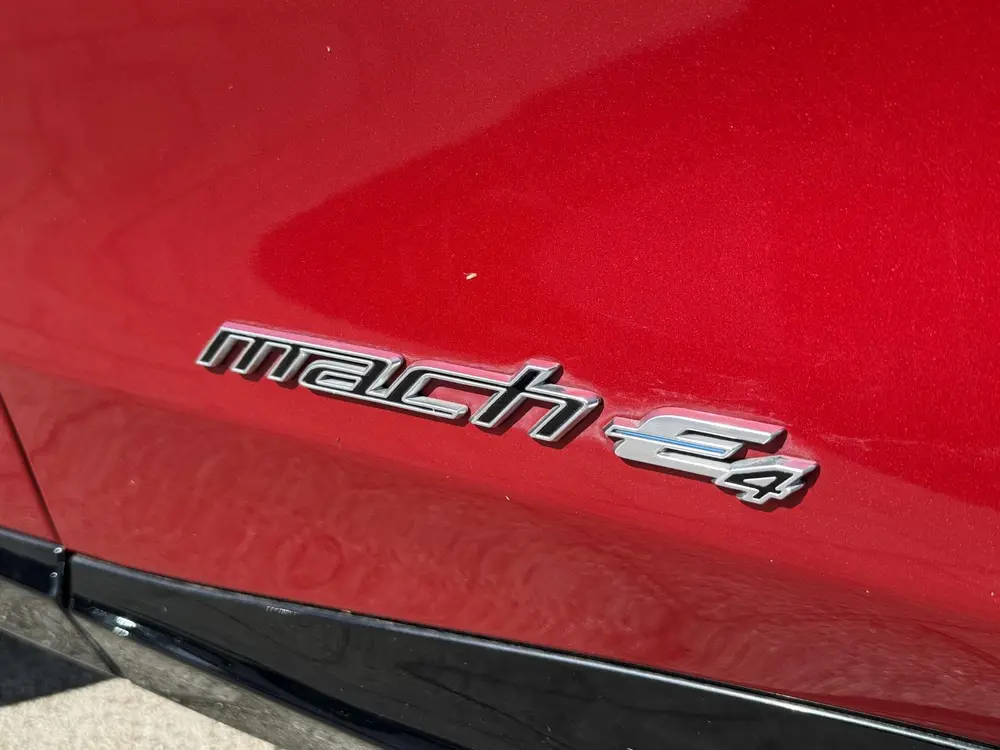 Ford Mustang Mach-E AWD 75 kWh uit 2021, foto 12