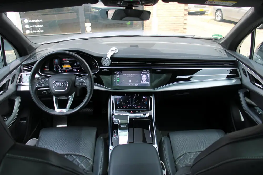 Audi Q7 60 TFSI e quattro Competition uit 2021, foto 9