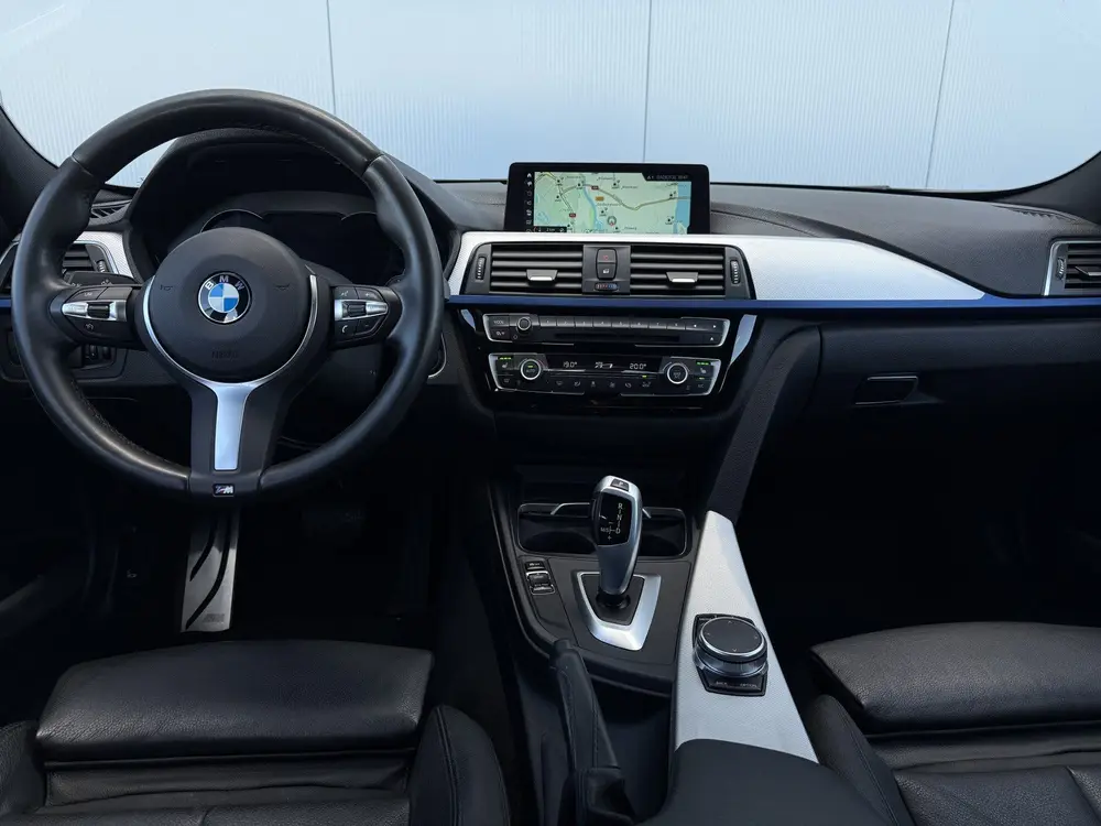 BMW 3-Serie 3 Serie Touring 318i M Sport Edition Automaat Navigatie/ uit 2019, foto 2