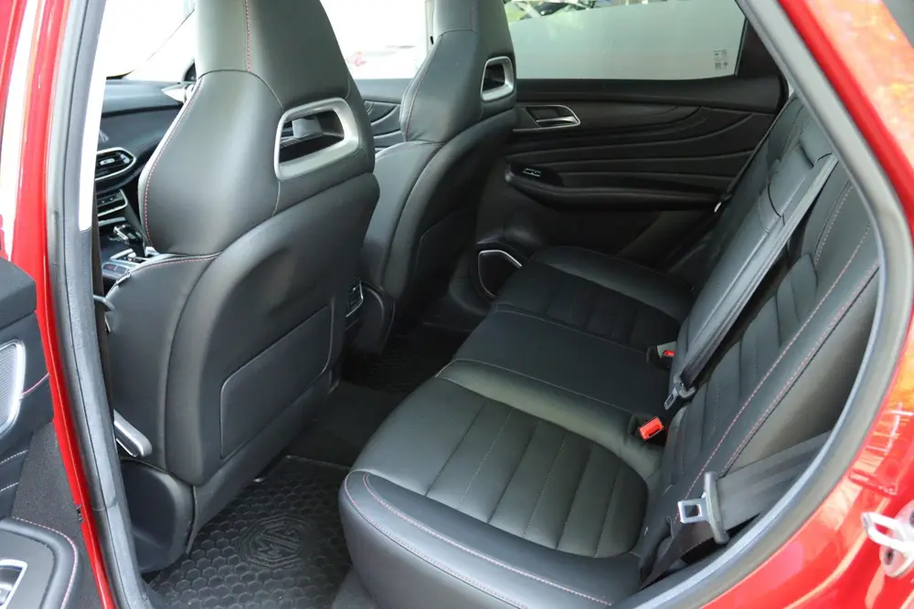 MG EHS 1.5 TGDI LUXURY AUT. SOH 96 uit 2022, foto 15