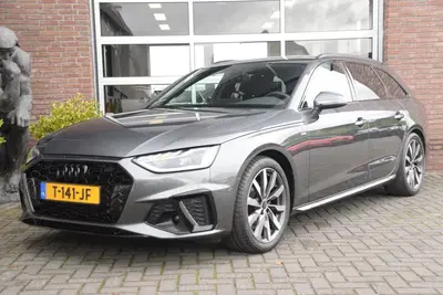 Audi A4 35 TFSI S edition Competition uit 2023