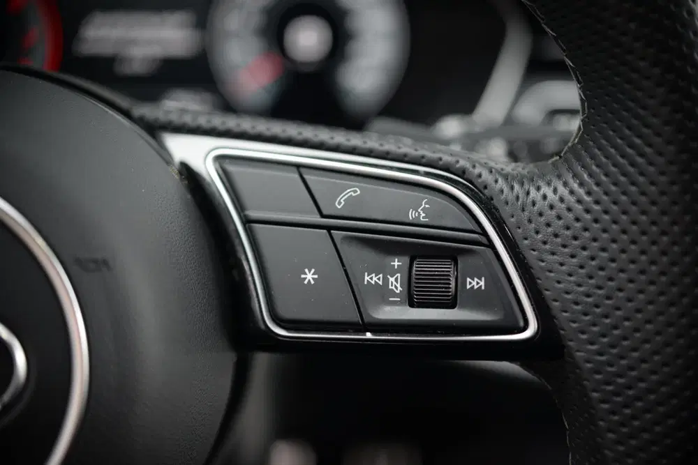 Audi A4 35 TFSI S edition Competition uit 2023, foto 16