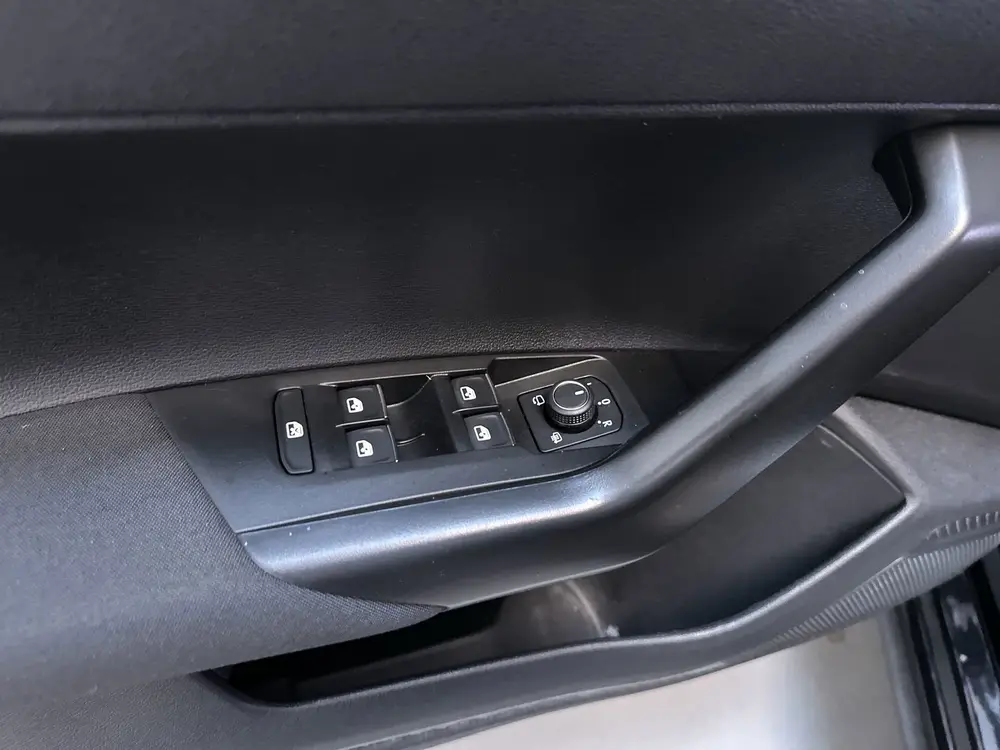 Volkswagen Polo 1.0 TSI DSG R-Line Camera Stoelverwarming Vi uit 2023, foto 18