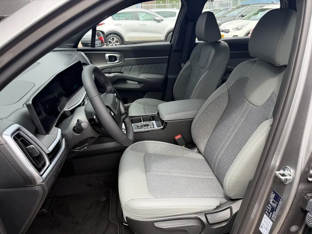 Kia Sorento 1.6 T-GDi Plug-in Hybrid 4WD DynamicLine 7 uit 2026, foto 9