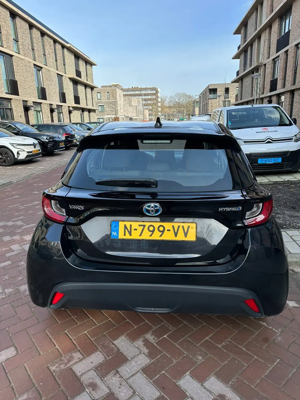Toyota Yaris 1.5 Hybrid 116pk CVT 2022 Zwart uit 2022, foto 4