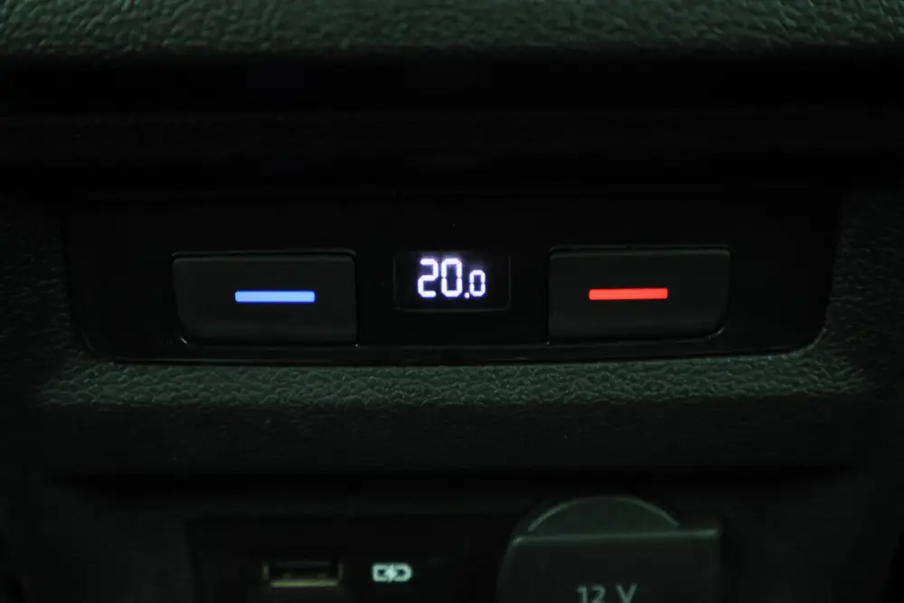 Volkswagen Tiguan 1.5 TSI Comfortline Navigatie, ACC, Apple uit 2020, foto 12