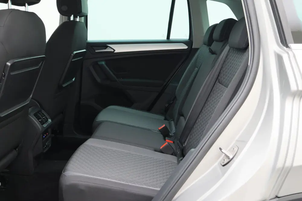 Volkswagen Tiguan 1.5 TSI Comfortline Navigatie, ACC, Apple uit 2020, foto 13