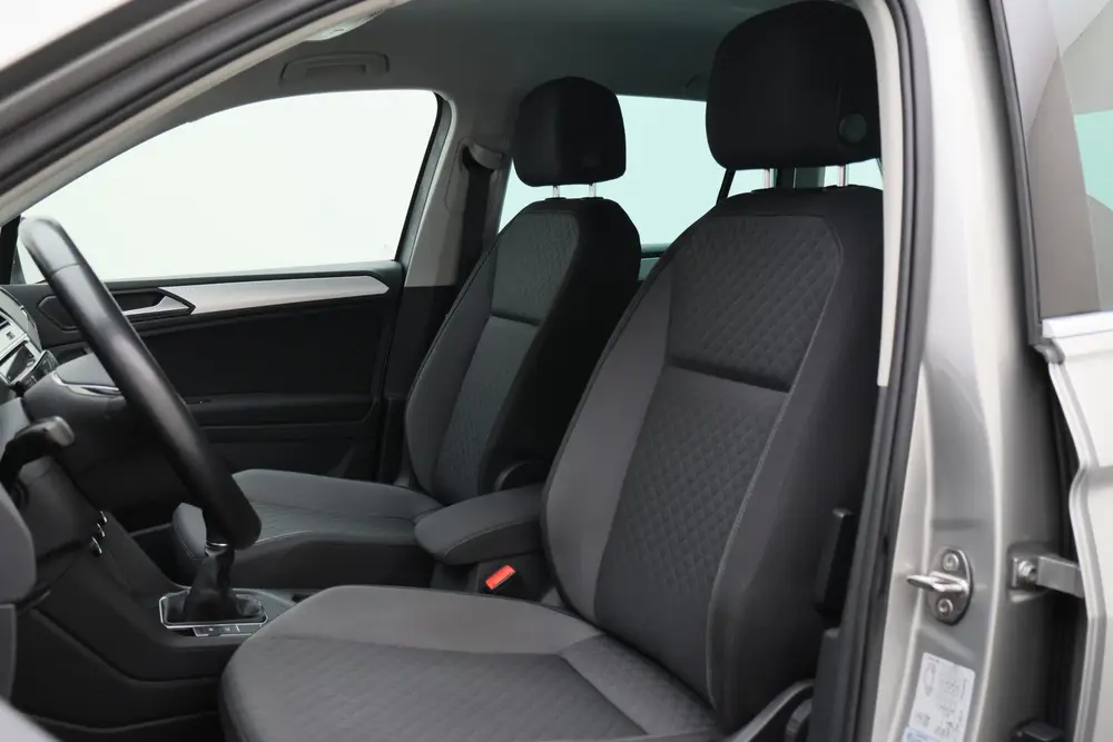 Volkswagen Tiguan 1.5 TSI Comfortline Navigatie, ACC, Apple uit 2020, foto 9