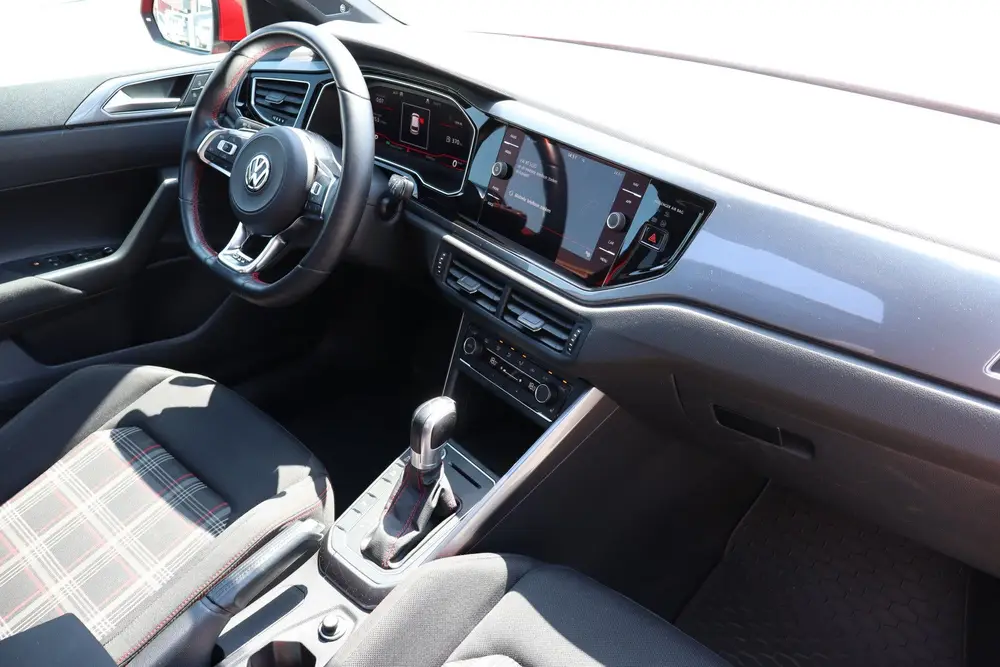 Volkswagen Polo 2.0 TSI GTI Panoramadak/Stoelverwarming/Navi uit 2019, foto 2