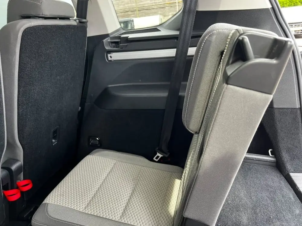 Volkswagen Touran 1.5 TSI 150pk DSG R-Line Black Style 7p. | uit 2020, foto 10