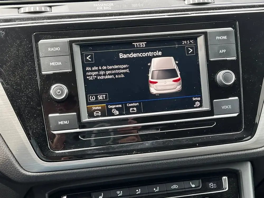 Volkswagen Touran 1.5 TSI 150pk DSG R-Line Black Style 7p. | uit 2020, foto 20