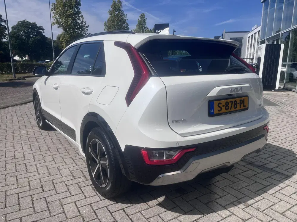 Kia Niro 1.6 GDi Hybrid DynamicLine Nav uit 2023, foto 2